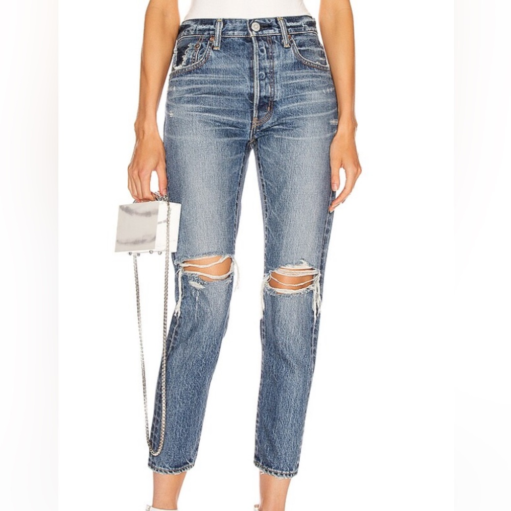 Moussy Vintage Beckton tapered straight button-fly  distressed  jeans. Size 28